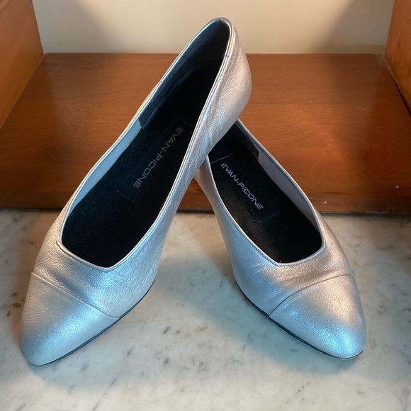 EVAN PICONE Silver Flats Size 6.5 - Picture 1 of 8